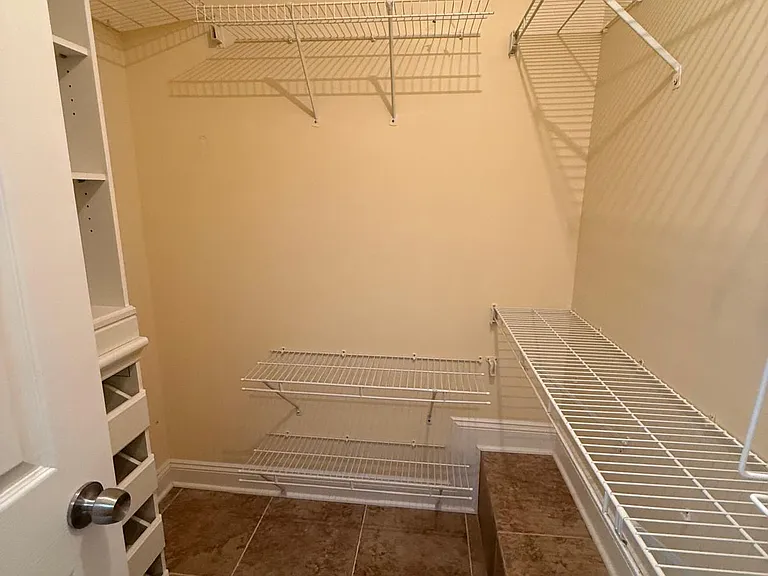 7574 Allenwood Ct — Photo 16