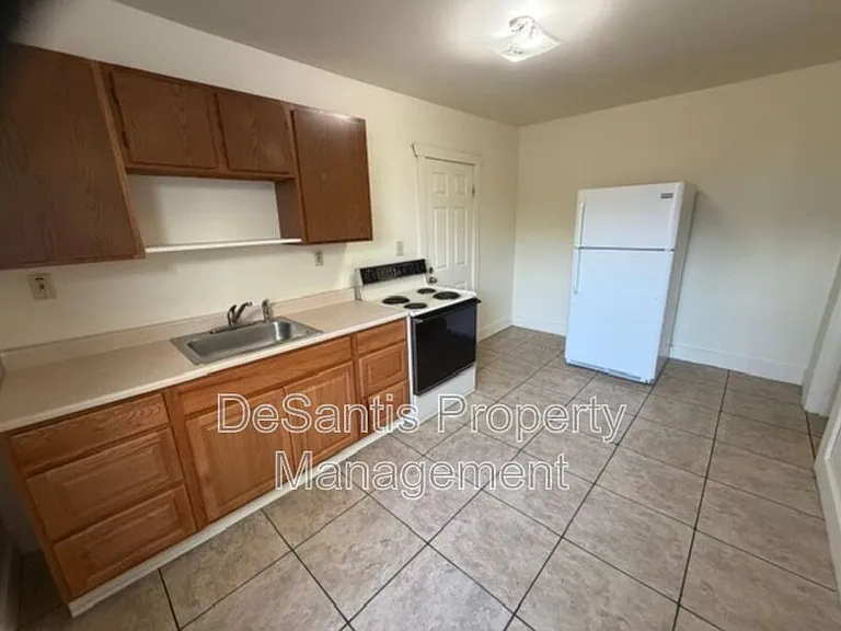 210 N Liberty St #3 — Photo 3