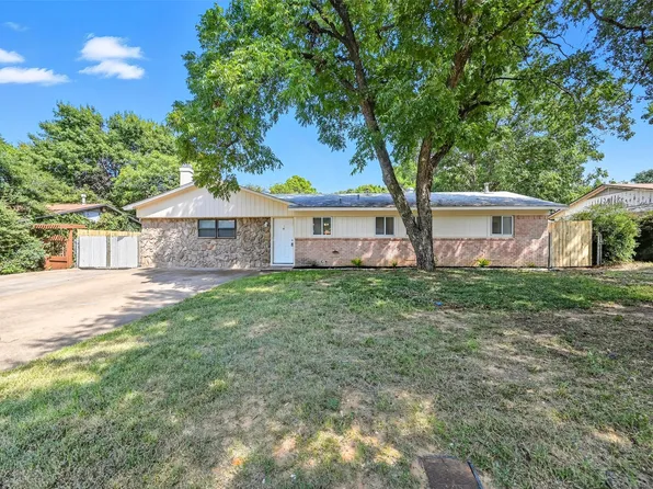 705 Hickory St, Arlington, TX 76012
