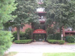 1 Summit Dr APT 48, Reading, MA 01867