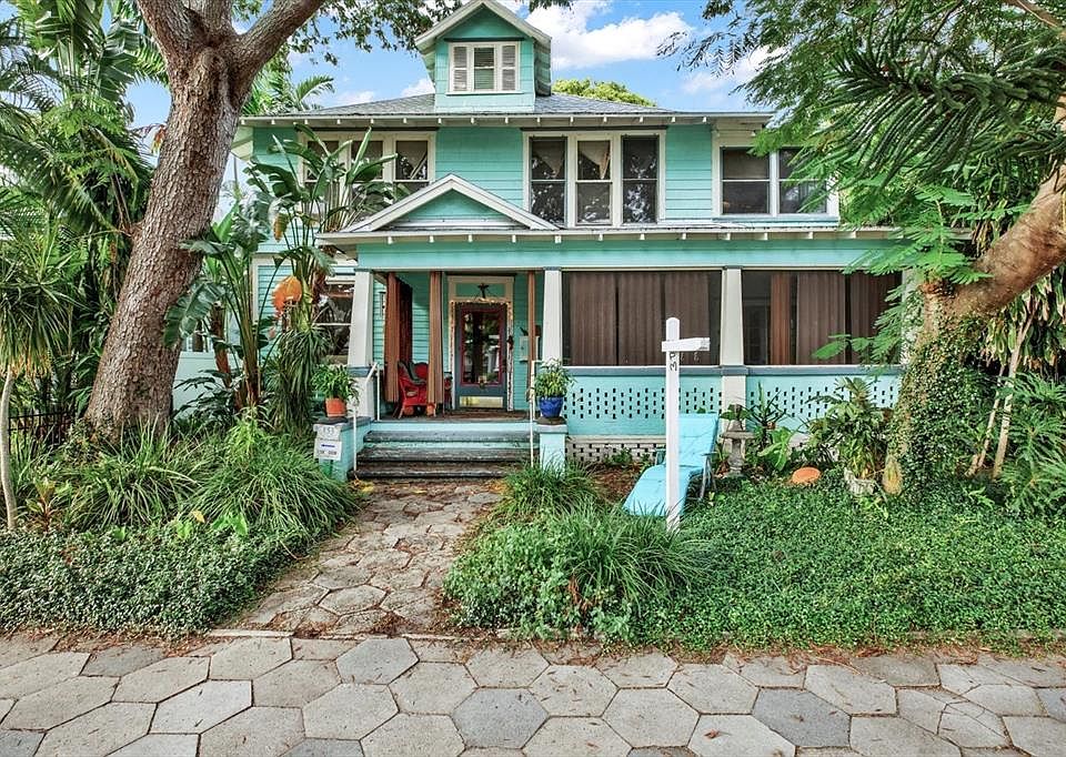 1st image of 155 7TH AVENUE NE