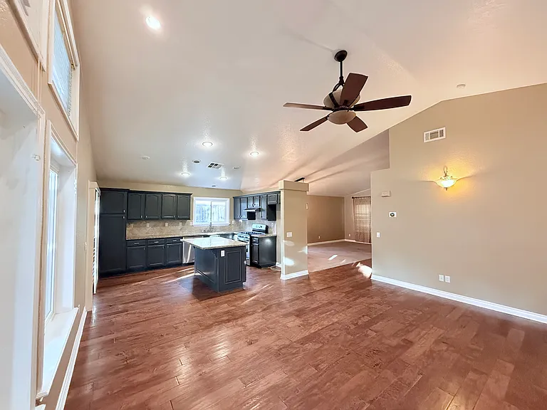 2834 Mountain Hills Ln — Photo 5