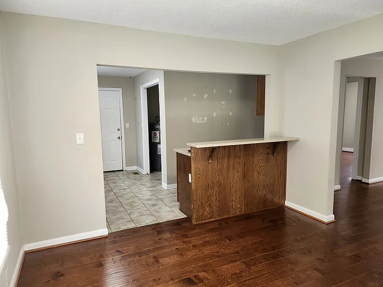 105 Alpine Dr — Photo 7