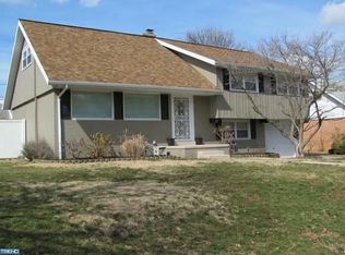 2403 Garden Ln, Reading, PA 19609