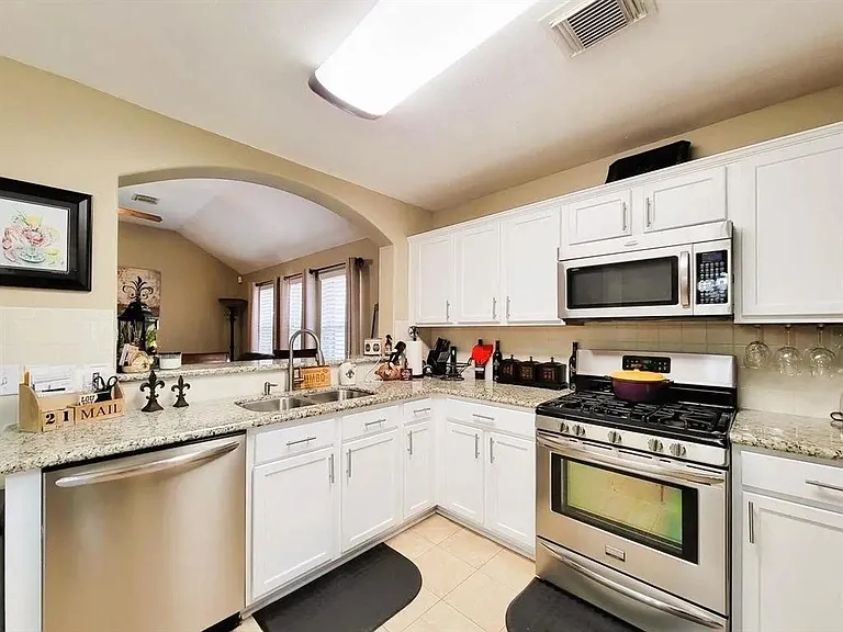 13210 Baron Hill Ln — Photo 15