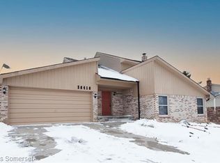 30416 Stratford Ct, Farmington Hills, MI 48331
