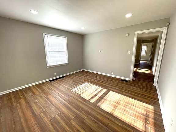 3rd image of 4345 Crittenden Ave