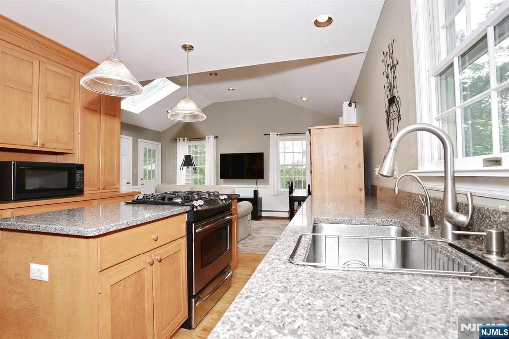496 Tilden Ave, Teaneck, NJ - View 5
