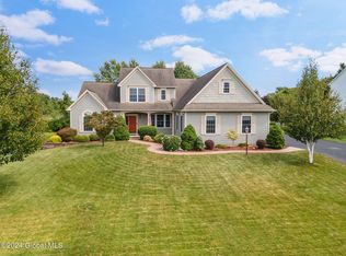 5 Outlook Dr S, Mechanicville, NY 12118