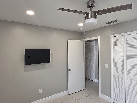 4th image of 2533 Chatham Cir