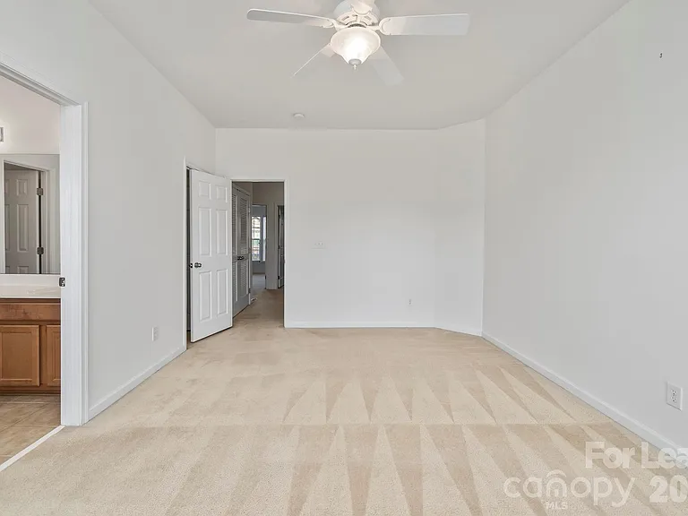 413 Armour St — Photo 12