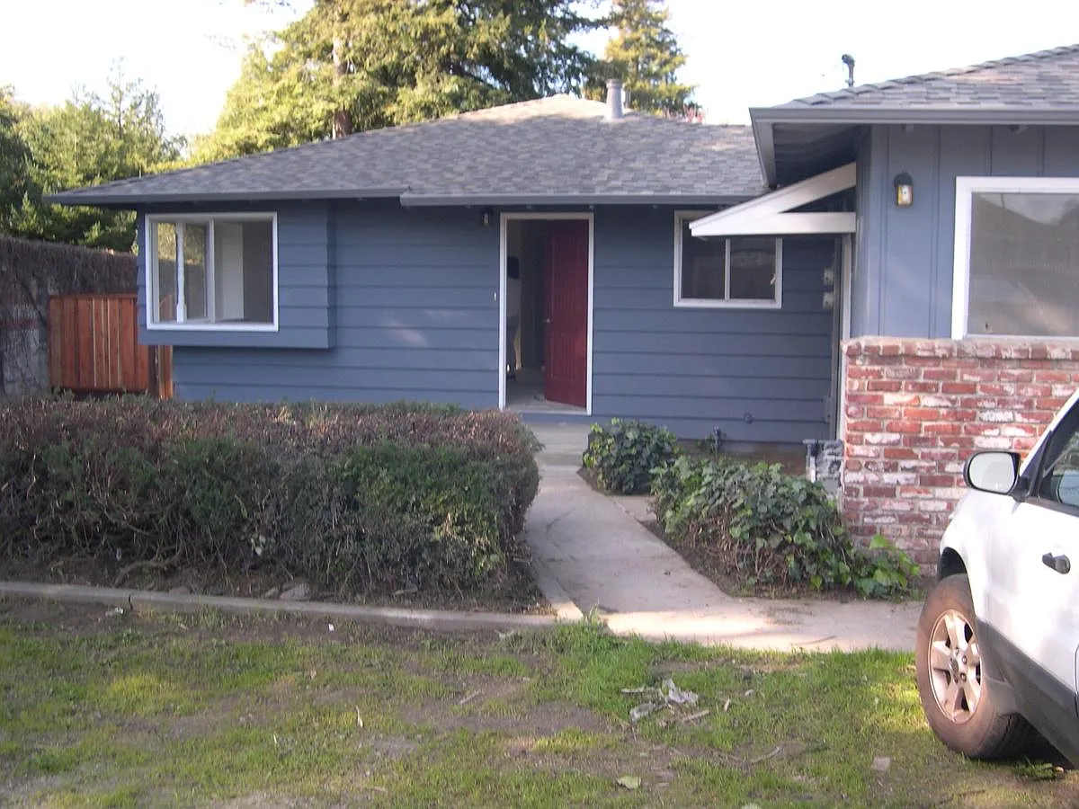 3 bed, 1375 sqft, $3,950 — Photo 3