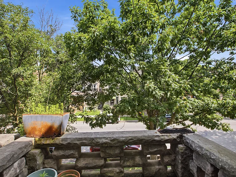 1213 W Addison St #1 — Photo 9