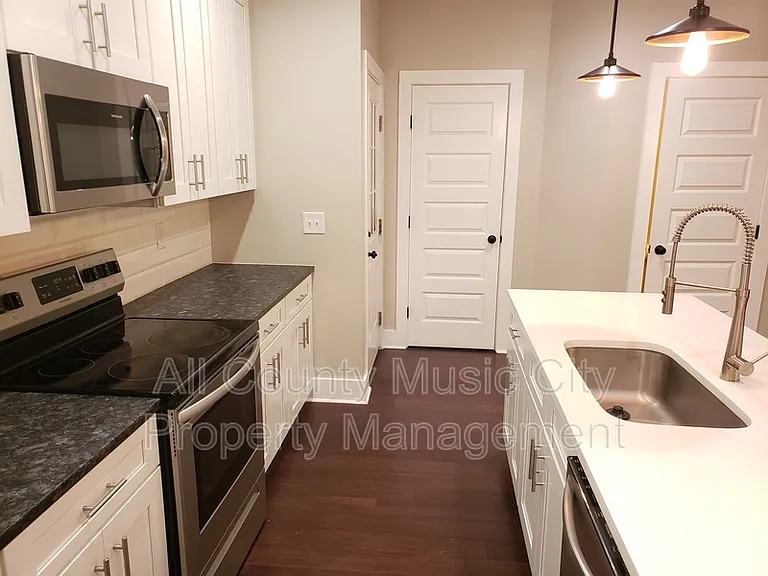 4064 Cedar Cir — Photo 8