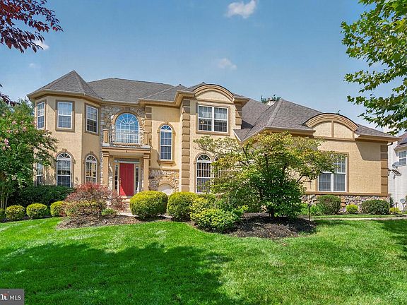 3rd image of 4 Florabunda Ln