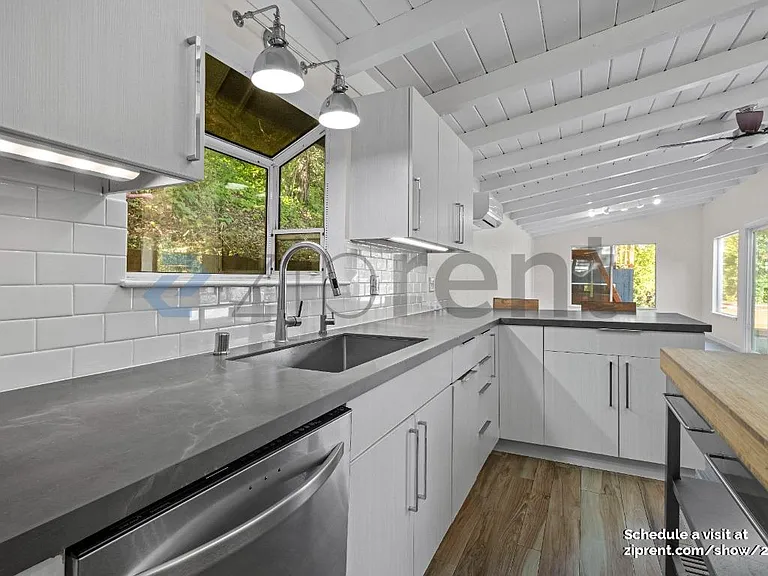 757 Tofflemire Dr — Photo 15