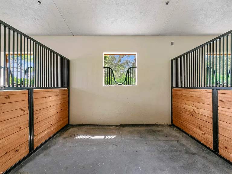 14965 Oatland Ct — Photo 57
