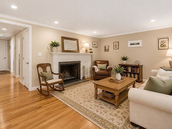 2nd image of 43 Jericho Rd #43