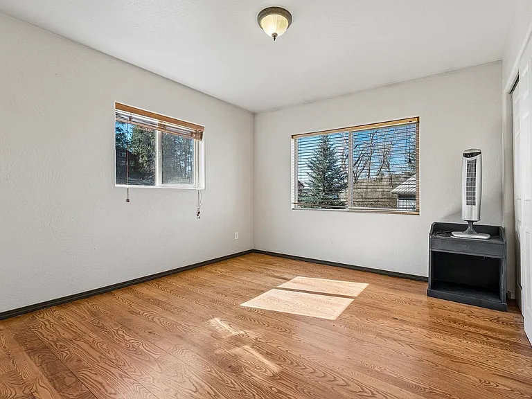 Meadowbrook Dr — Photo 10