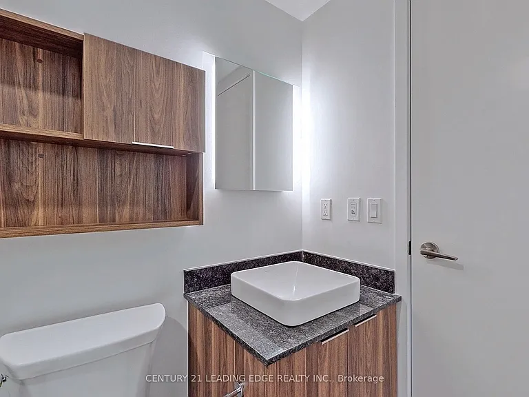 501 Yonge St #5102 — Photo 16