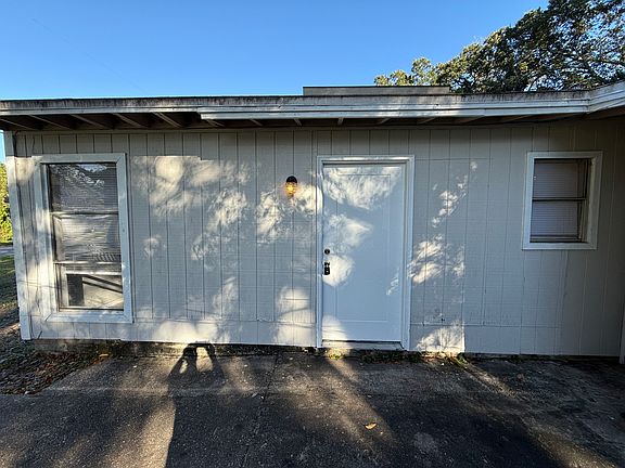 2nd image of 925 Lucerne Ave