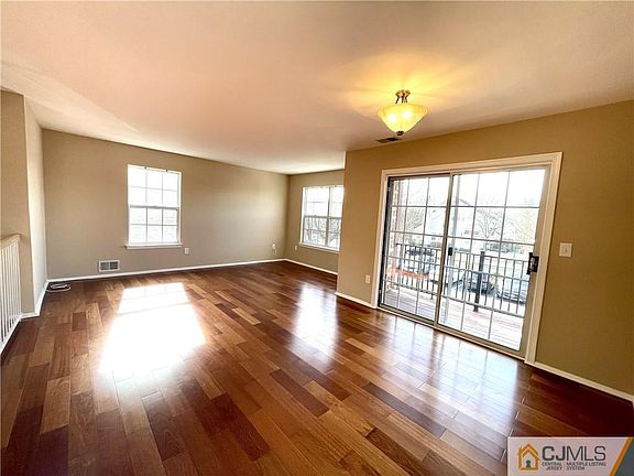 4th image of 1110 Stony Brook Way