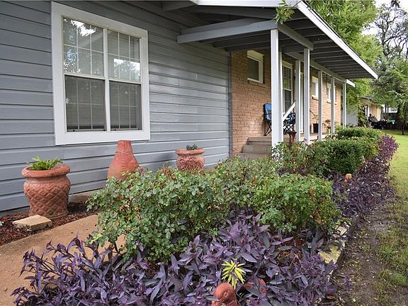 2nd image of 7 Sue Ann Dr