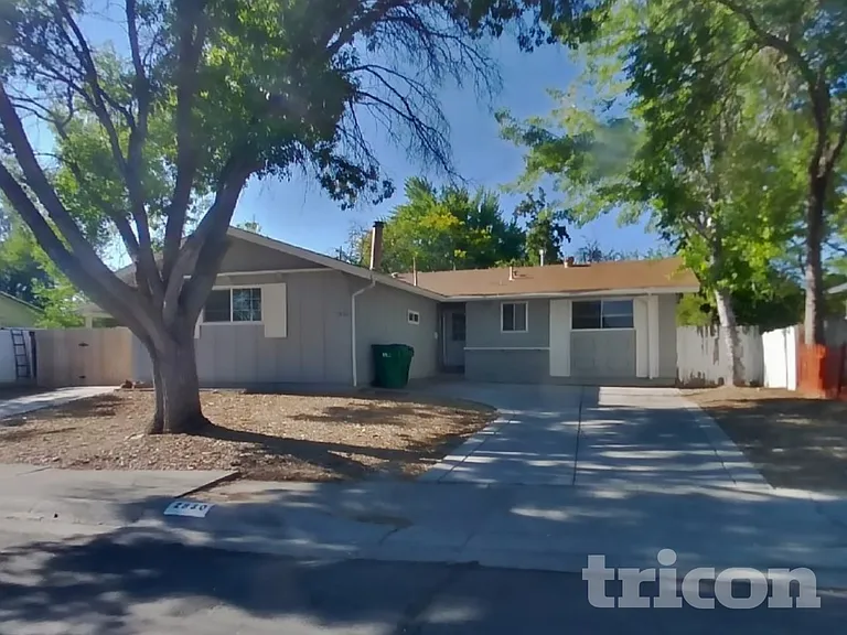 2830 Judith Ln — Photo 2