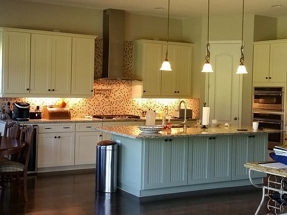 Kitchen - Pantry - Island