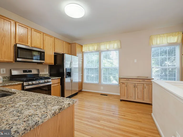5821 Pearson Ln — Photo 8