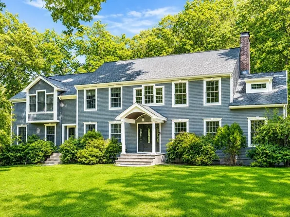 20 Rolling Ln, Dover, MA 02030