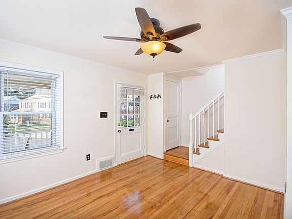 2nd image of 5919 Edgehill Dr
