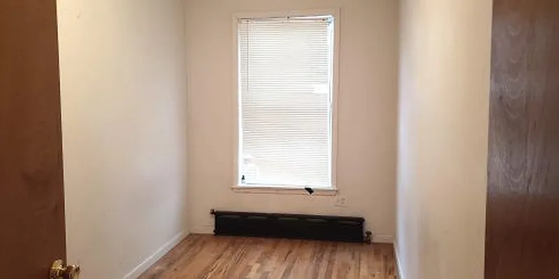 Rented by MCR Realty | media 17