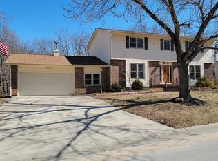 610 Greenbrier Rd, Moberly, MO 65270