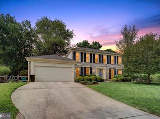 17205 Sandy Knoll Dr, Olney, MD 20832