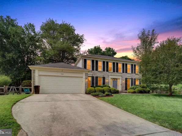 17205 Sandy Knoll Dr, Olney, MD 20832