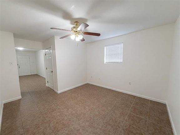 5th image of 2005 Plaza Dr #1/2