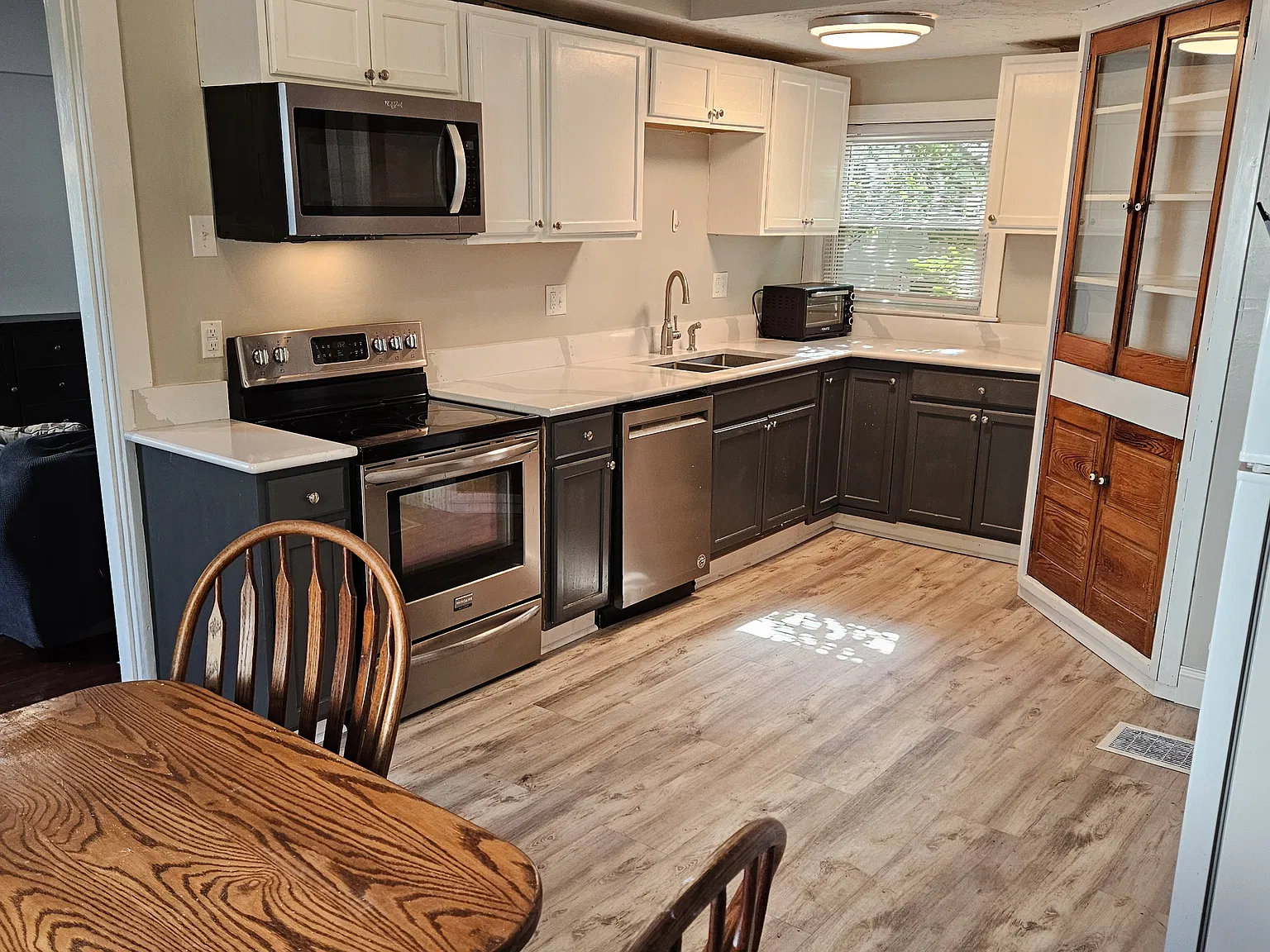 4 bed, 1600 sqft, $2,000 — Photo 2