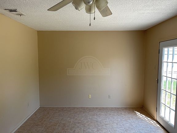 5th image of 4502 Lago Cir #A