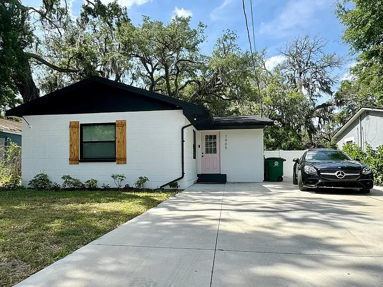 1905 E Wilder Ave — Photo 1