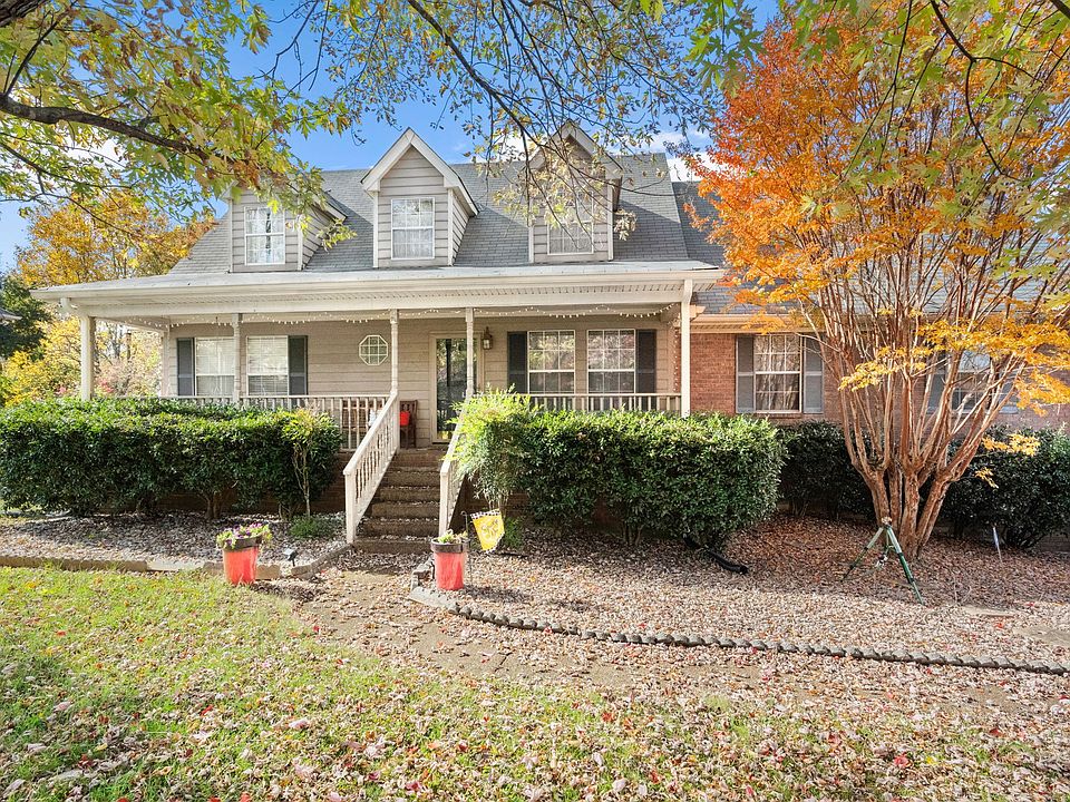 1st image of 209 Lone Oak Dr