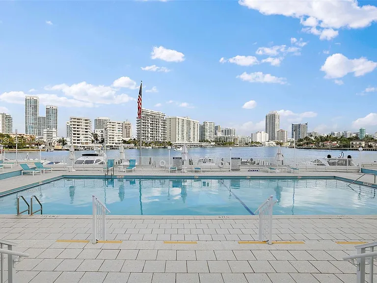 900 Bay Dr #419 — Photo 25