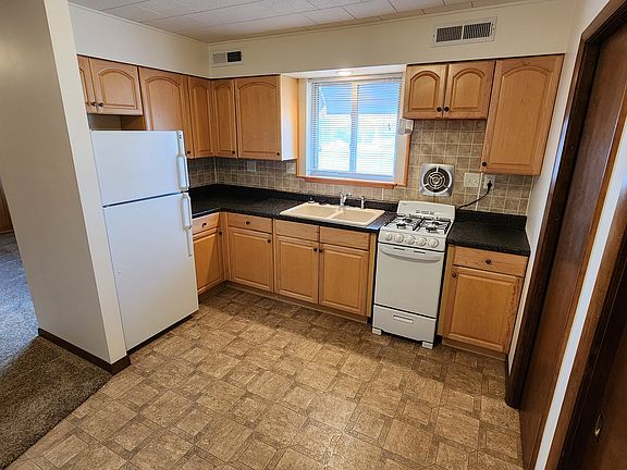 3rd image of 1112-1128 Broadway St #1112-1/2
