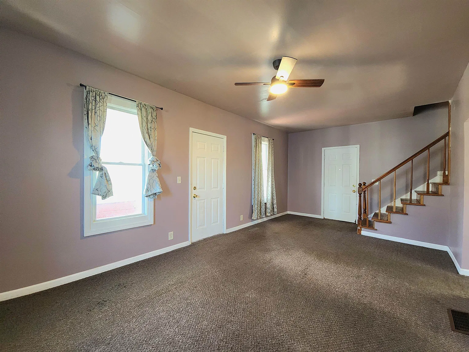 3 bed, 2.0 bath, 1138 sqft, $1,100 — Photo 3