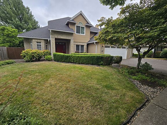 3rd image of 648 NW Pacific Grove Dr