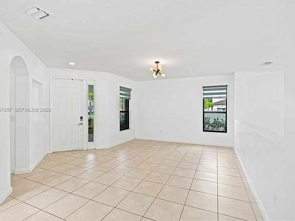 4th image of 3573 W 93rd Pl