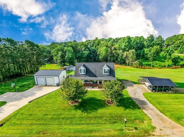 5145 White Plains Rd, Roaring River, NC 28669