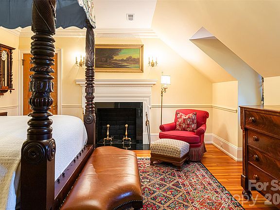 32nd image of 324 Vanderbilt Rd