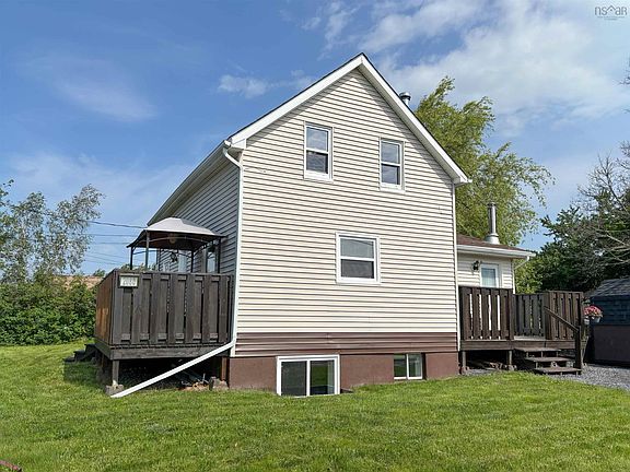 4th image of 2080 College St