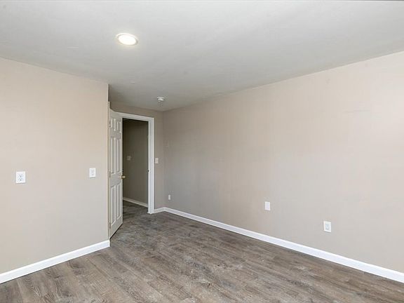 3rd image of 31 Garfield St